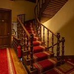 Araz White House Burgaz