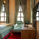 Araz White House Burgaz