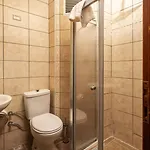 Araz White House Hotel *