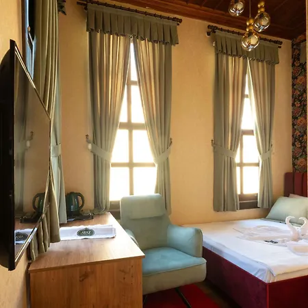 Hotel Araz White House *