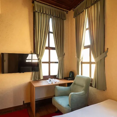 Araz White House Ξενοδοχείο *